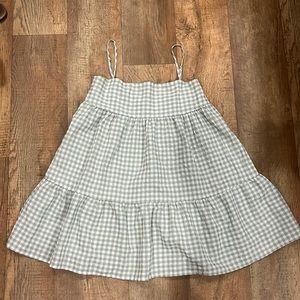 Love this dress but it doesn’t fit my bust. Worn once!